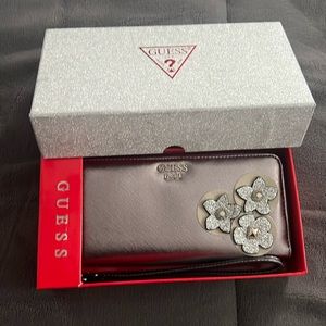 NWT Guess Wallet wristlet